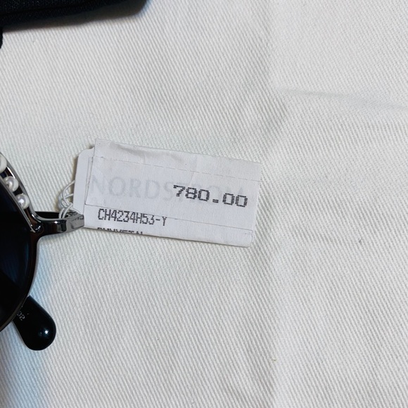 COPY - 😎🕶Channel round pearl women’s sunglasses 🕶😎 - Picture 4 of 9